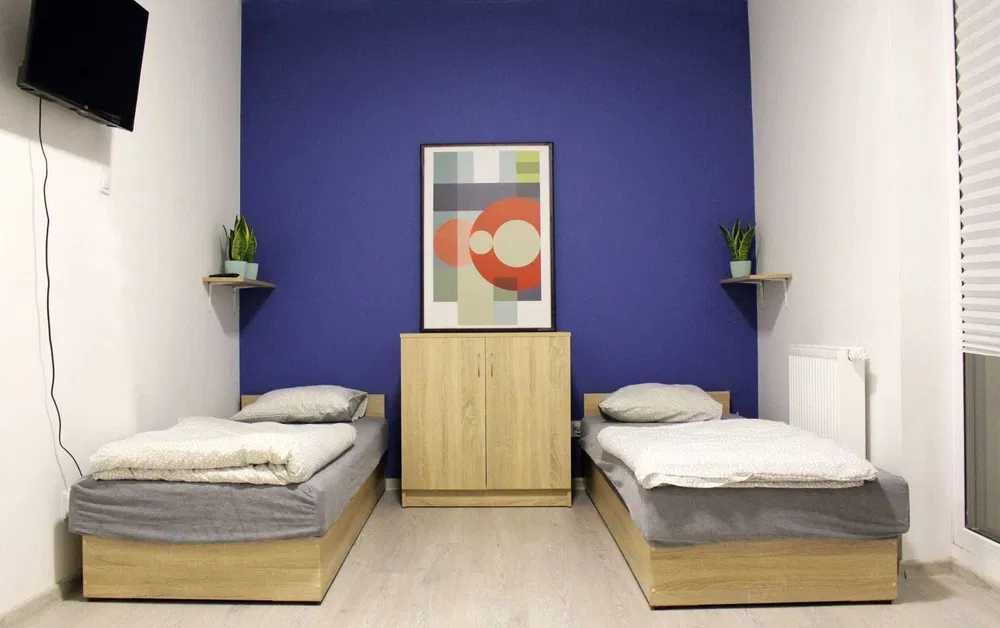 НОВИЙ ХОСТЕЛ! Койко-місце метро Житомирська Власниця