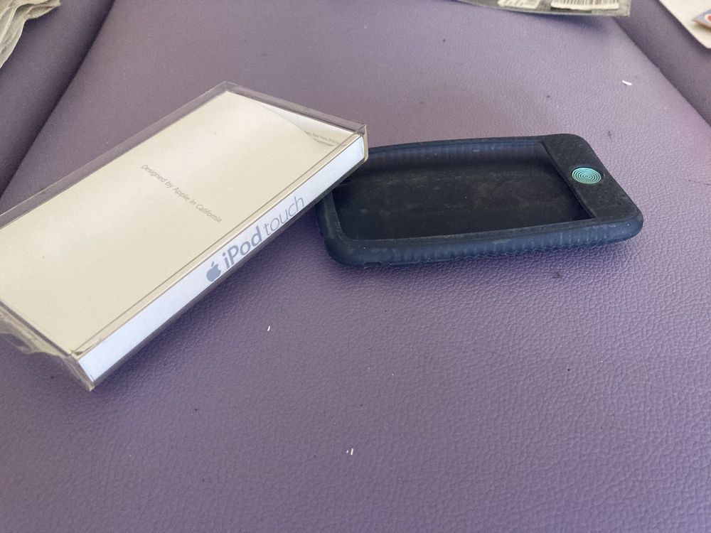 Caixas de Iphone Xr, 6S Plus e Ipod Touch