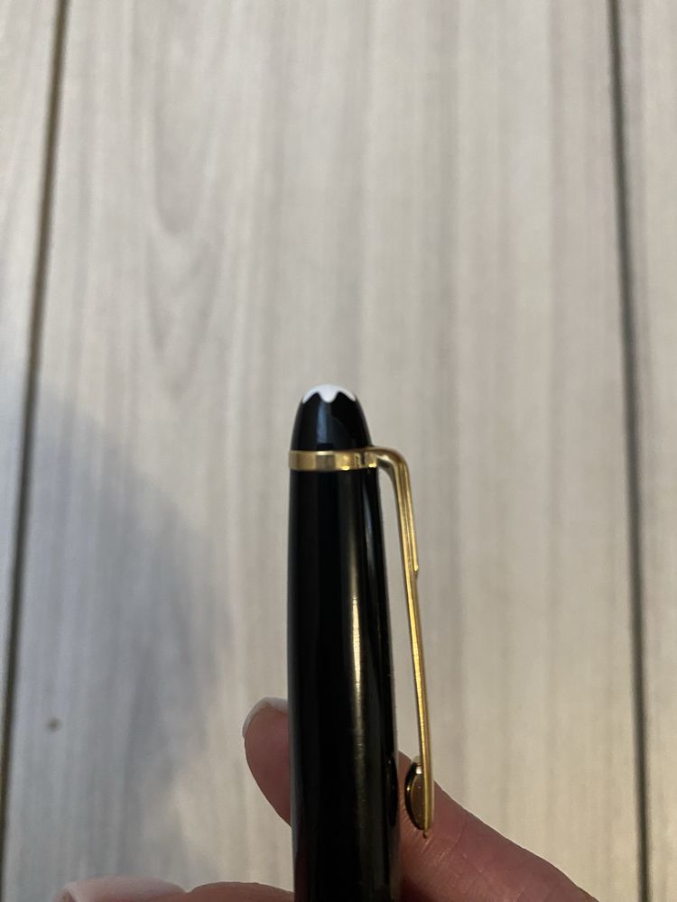 Шариковая ручка Montblanc Meisterstuck Classique