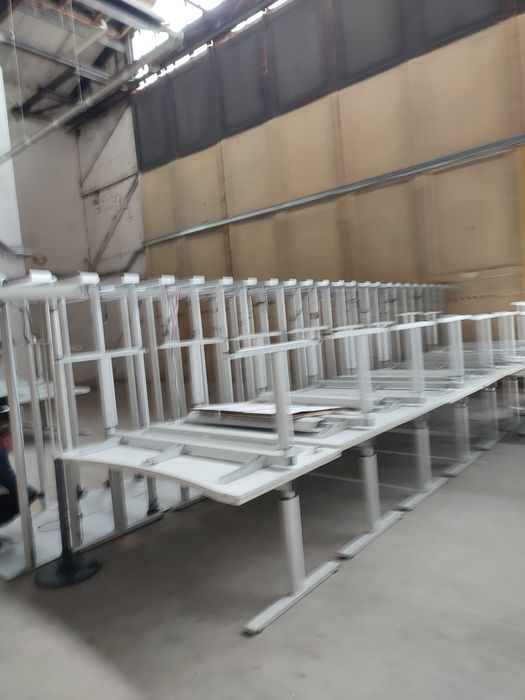 Biurko z regulacją wysokości Kilkadziesiąt szt Dostępne Meble biurowe