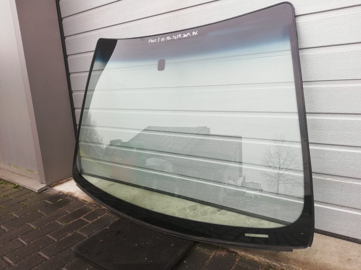 Szyba przednia przód czołowa Ford Focus mk2 04-11r zwykła