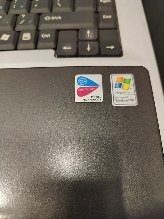 Laptop Fujitsu Siemens Amilo 20 letni