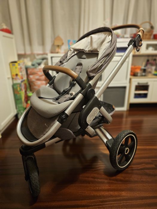 Carrinho Bébé Confort / Maxi-Cosi Nova 3