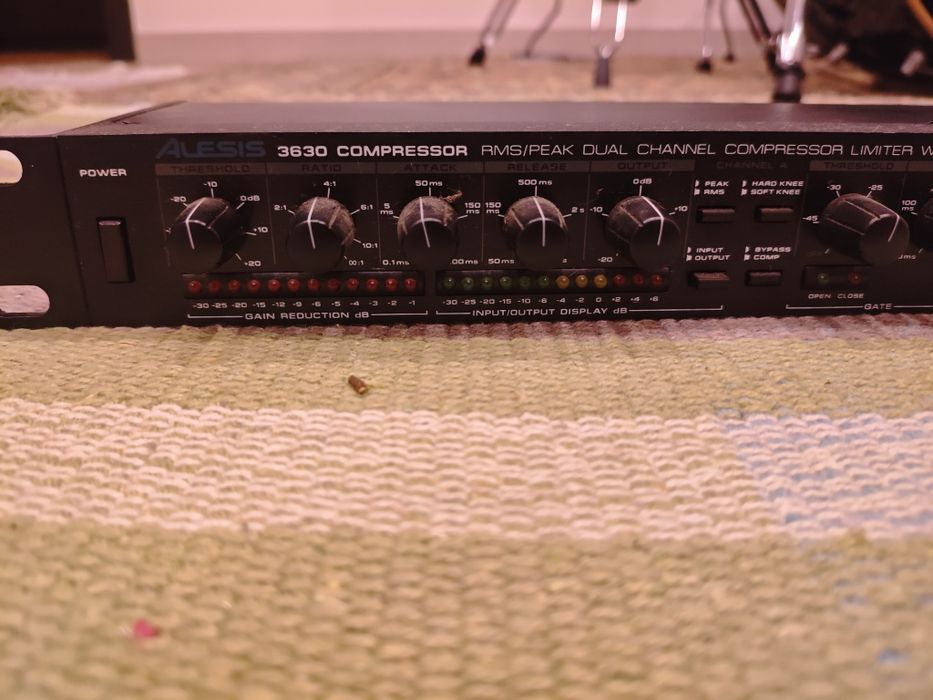 Alesis 3630 Compressor
RMS/Peak Dual Channel Compressor Limite