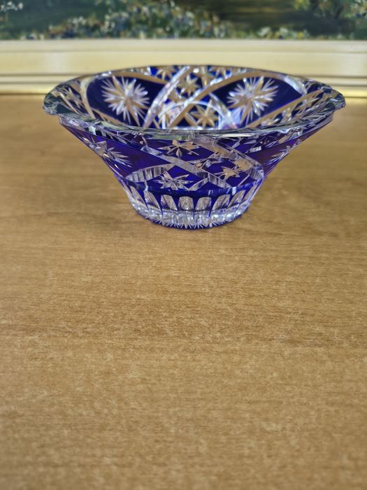 Misa kryształowa z kobaltowym zdobieniem – ręcznie szlifowana