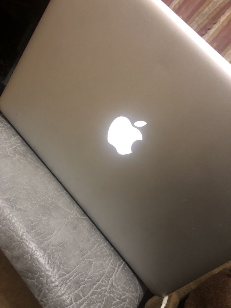 MacBook pro 2009год