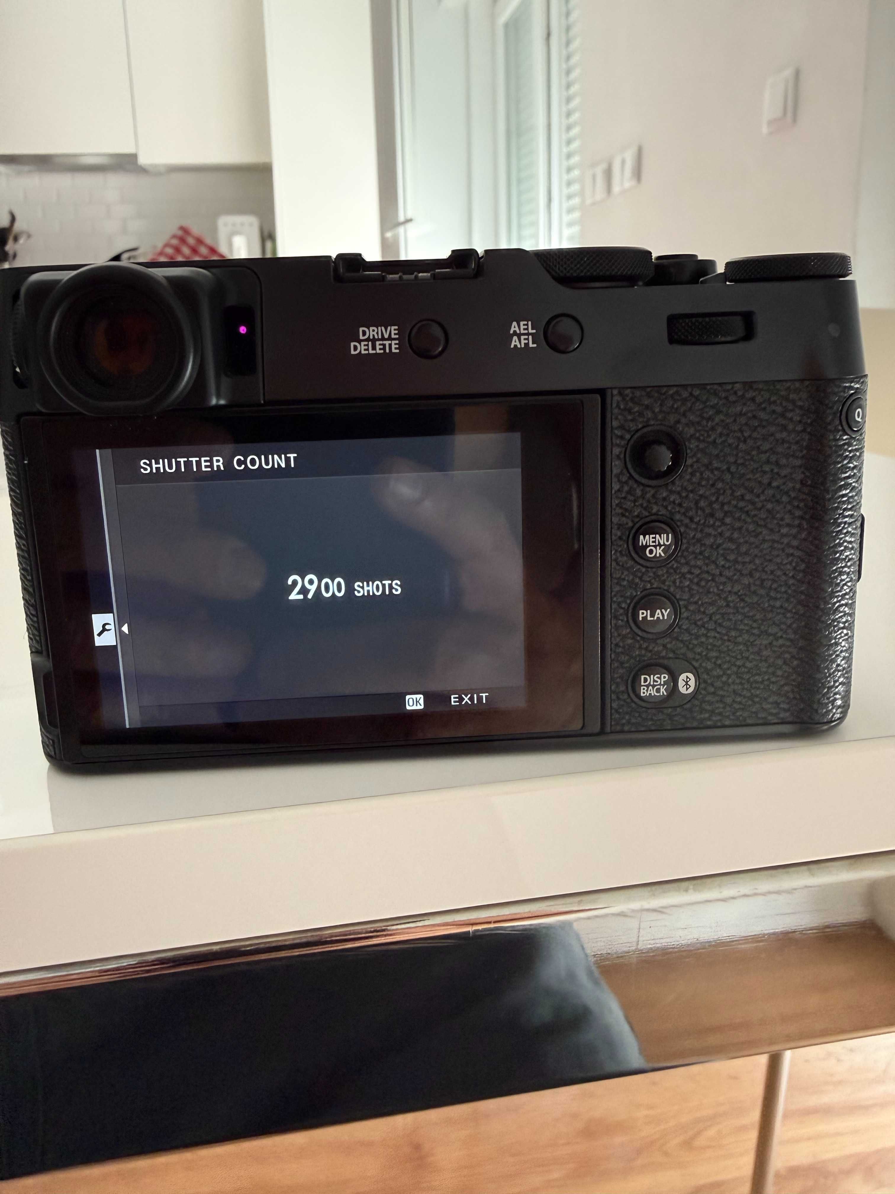 Fujifilm X100VI mais extras (2900 disparos)