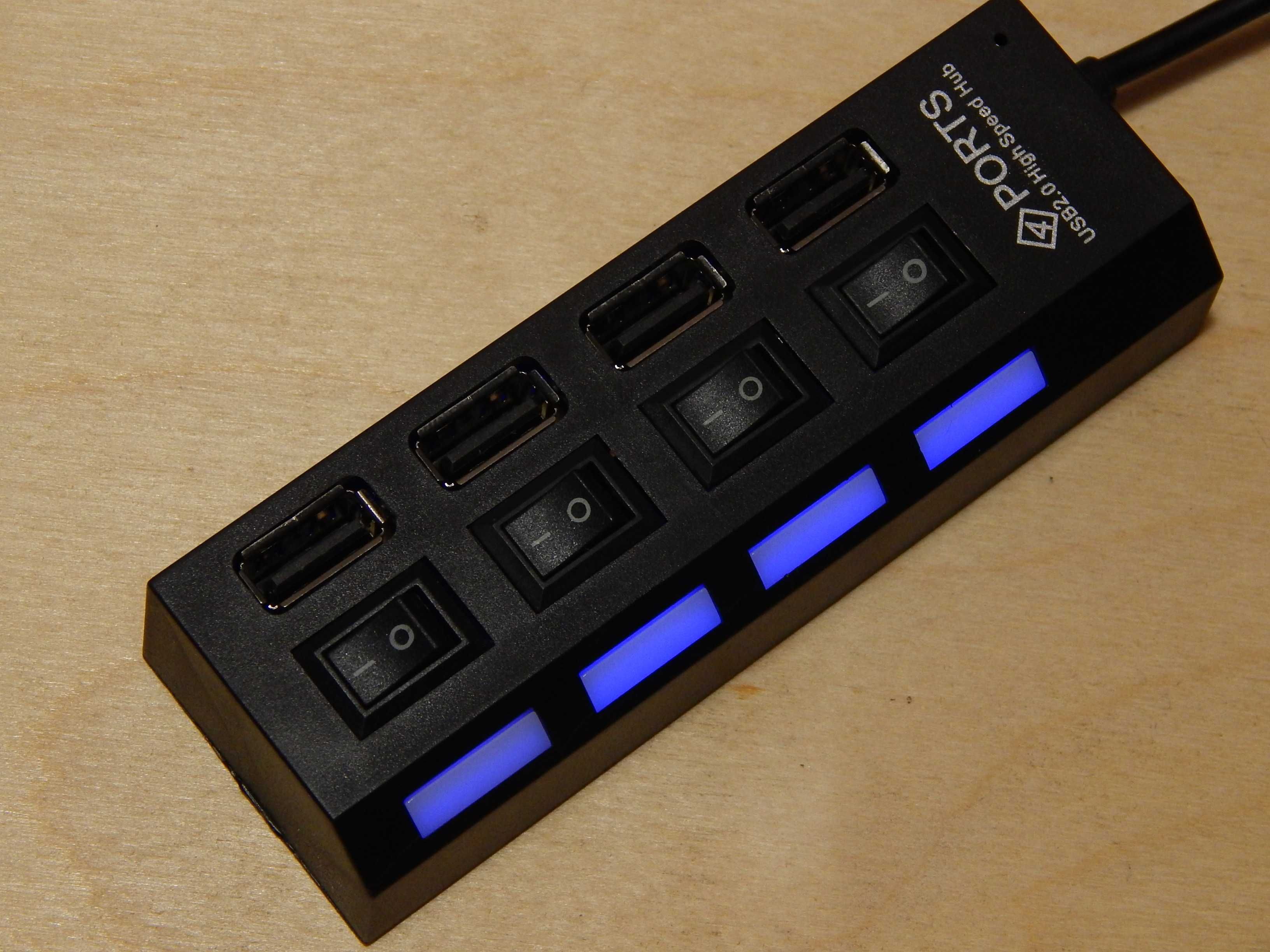hab USB 2.0 / 4 порта / дополнительное питание / LED-индикатор.