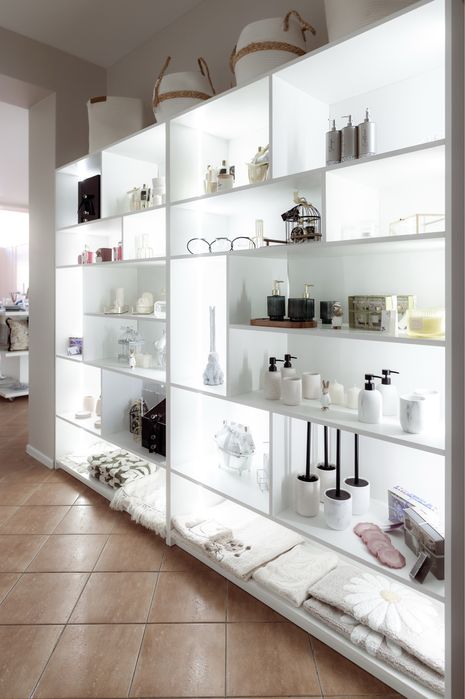 Продам стелажі, меблі