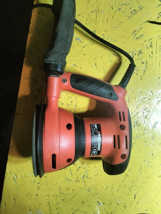 Szlifierka mimośrodowa Black Decker 260 Wat