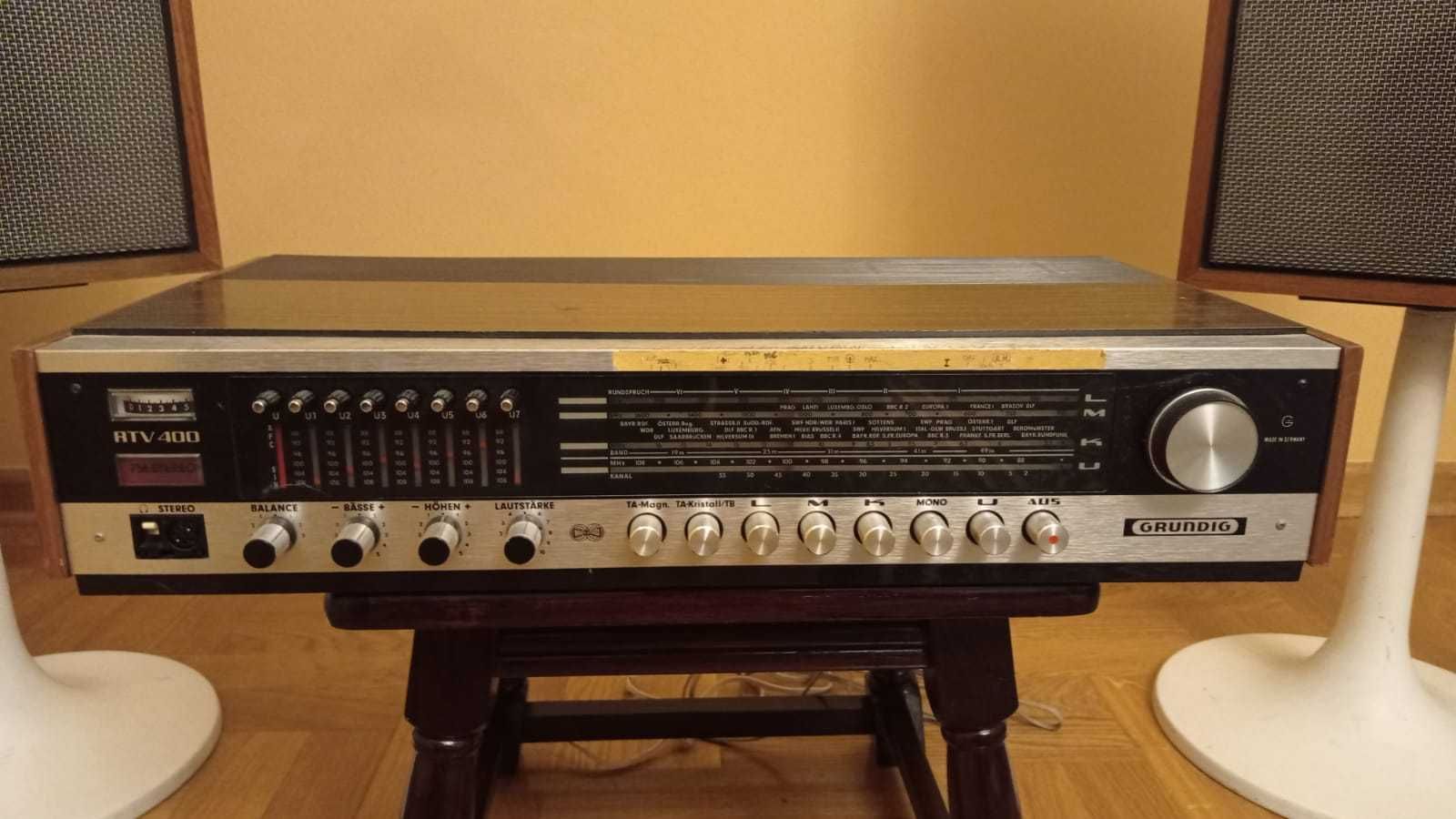Stylowy komplet kolumn LOEWE, podstawy,  radio GRUNDIG