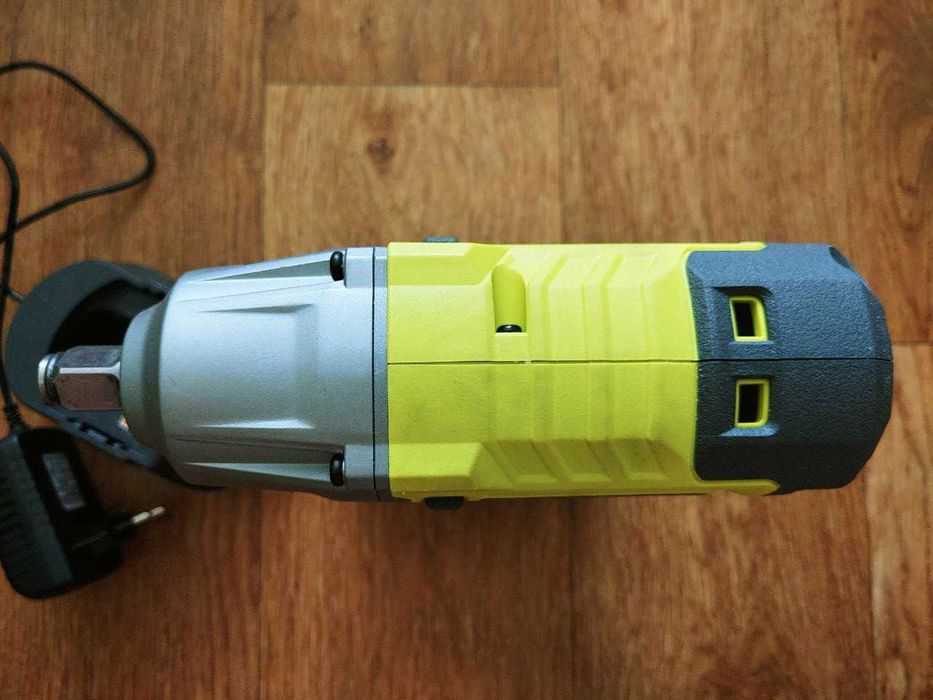 Аккумуляторный гайковерт Ryobi ONE+ PCL265