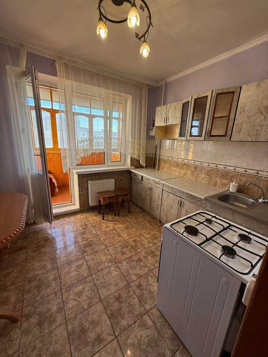 Продається затишна 1-кімнатна квартира на Озерні!