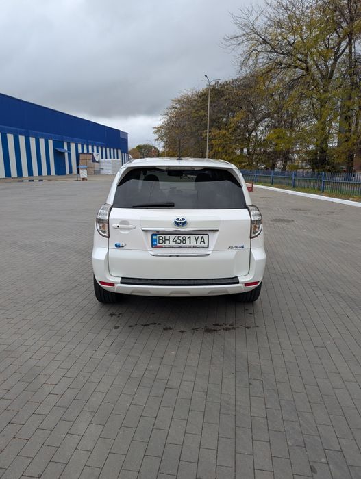 Продам Toyota RAV EV