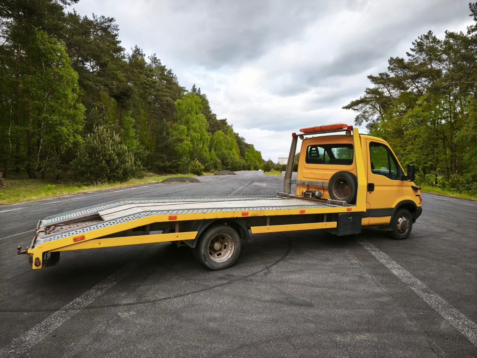 Wynajem laweta 3.5t kat.B - Iveco Daily Bliźniak Laweta Autolaweta