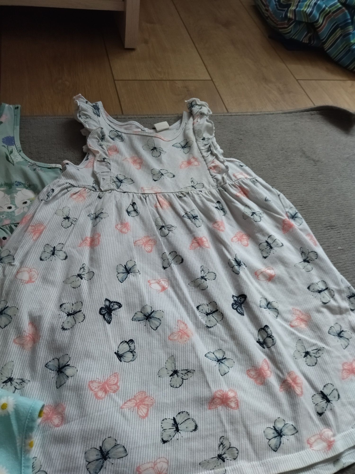 Zestaw 5 sukienek h &m w r. 104