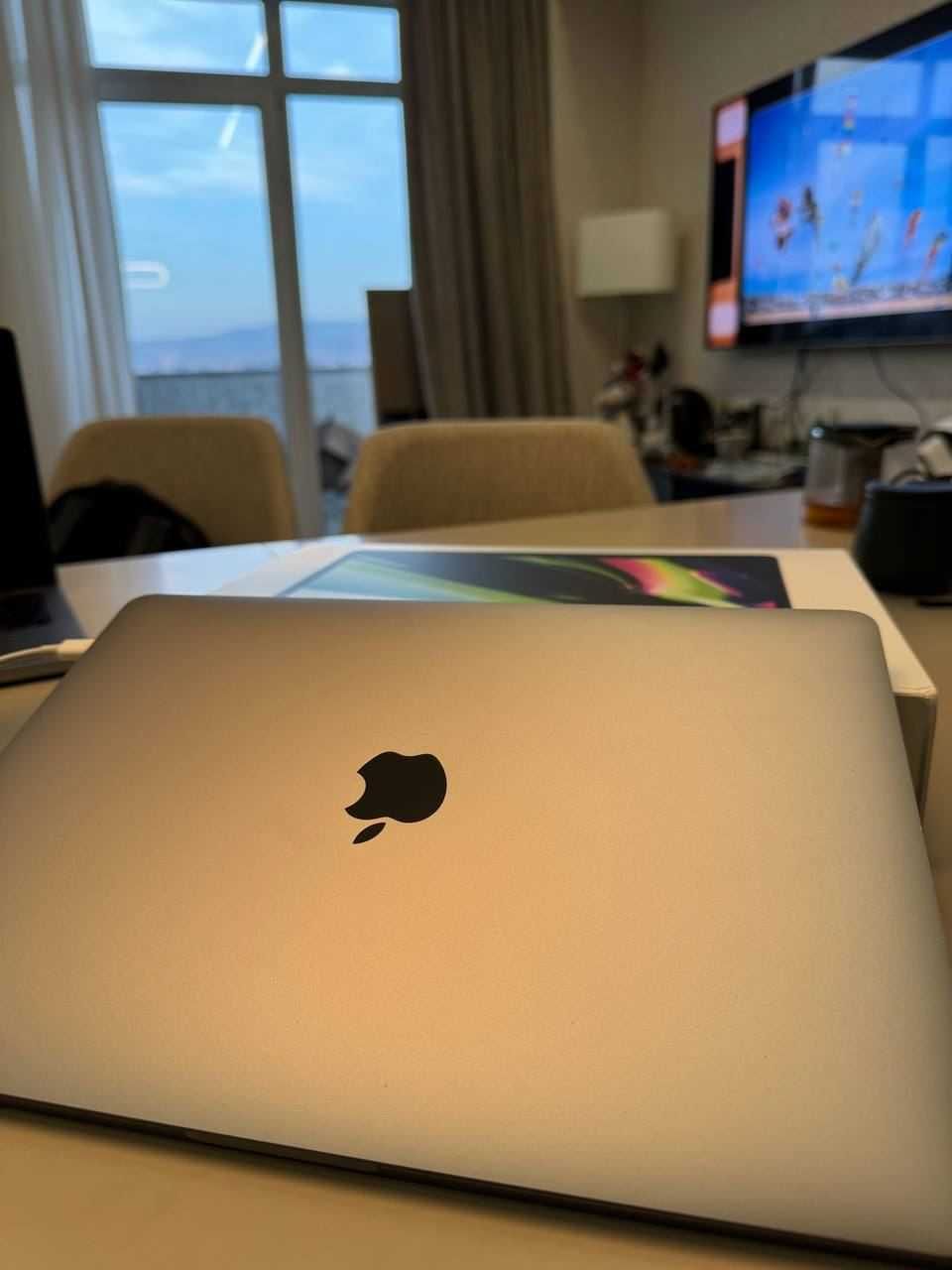 MacBook 13 pro M1 256GB/8GB