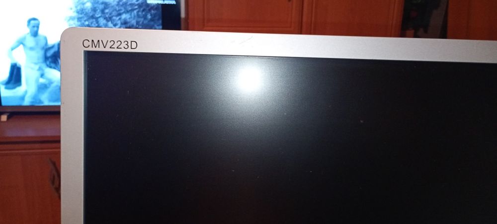 Monitor 22 cale .