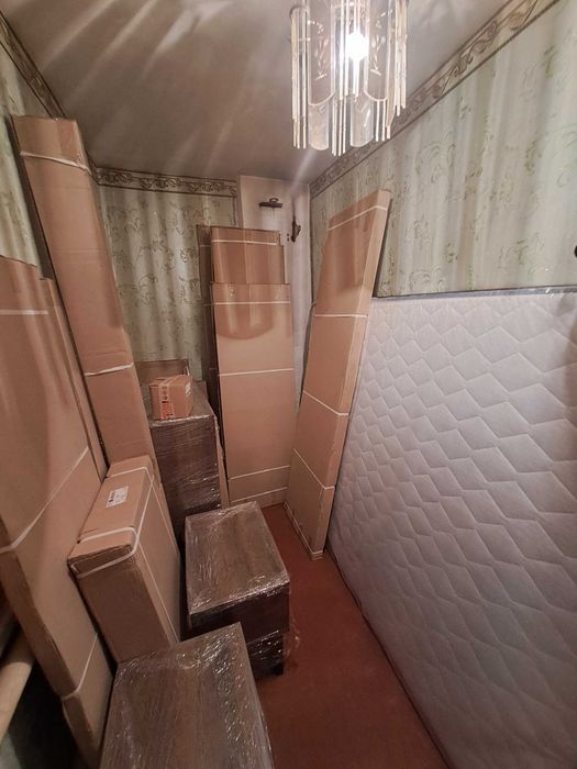 Продаж будинку з двома гаражами та літнім будинком