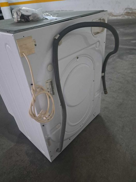 máquina de lavar roupa encastre Hotpoint Ariston AWM108 - para peças