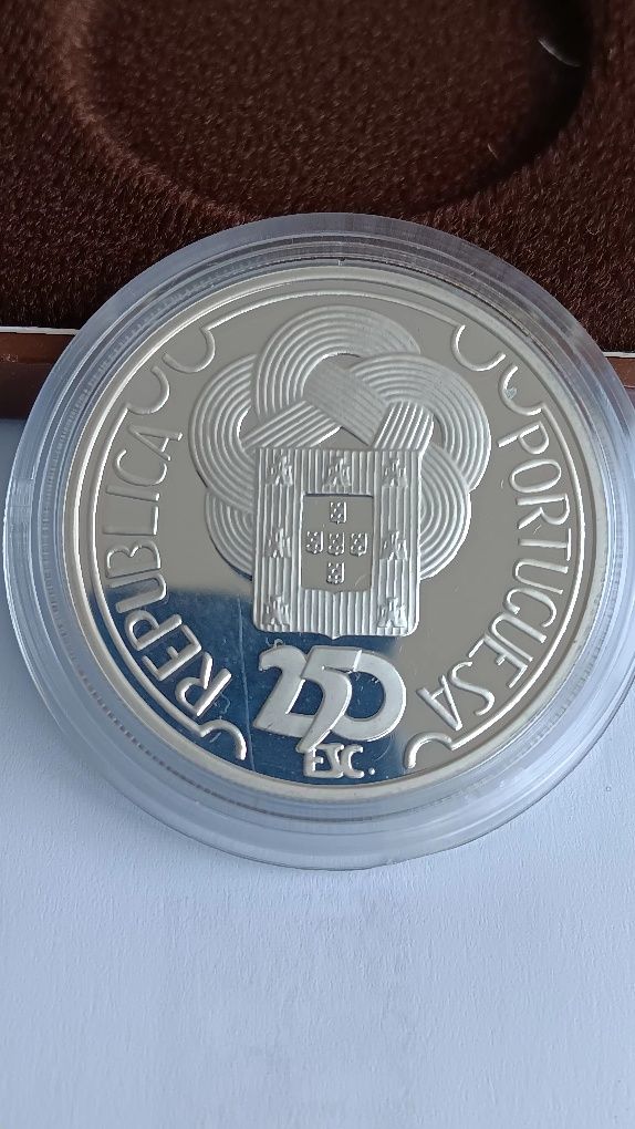 Moeda prata prof de 250 escudos.