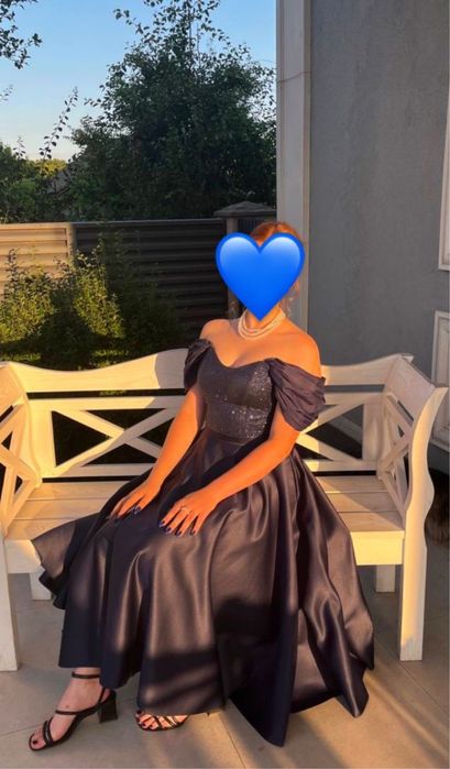 продаж вечірньої сукні