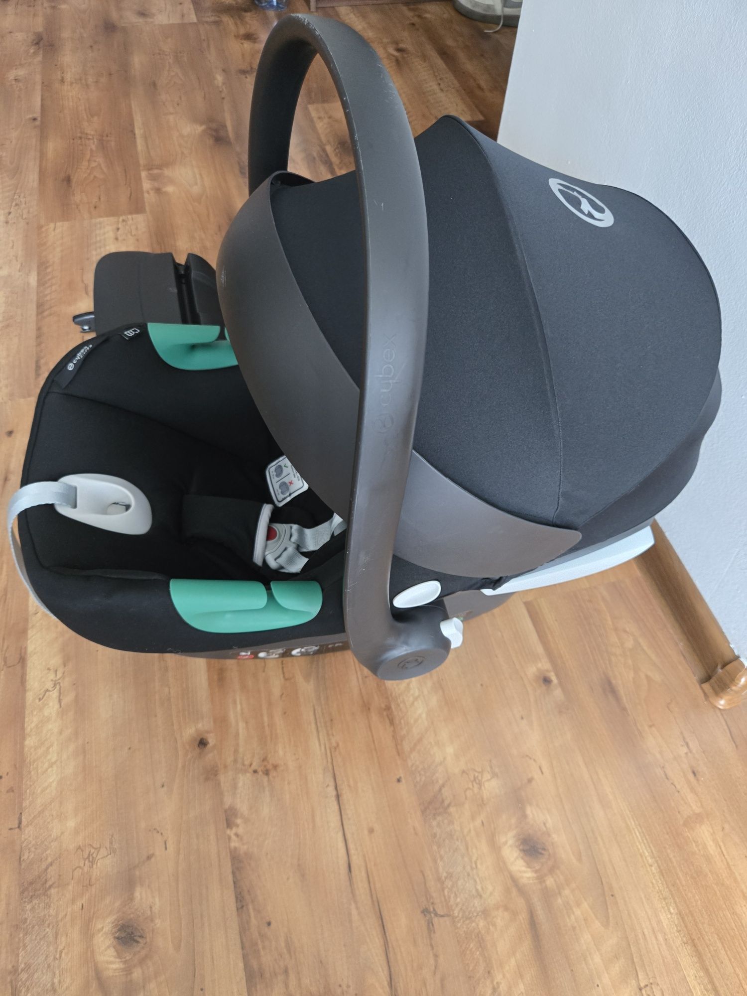 Fotelik (nosidełko Cybex Aton B2 i-Size z bazą One ISOFIX