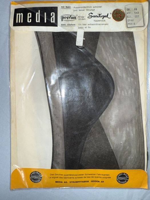 Pończochy nylonowe że szwem