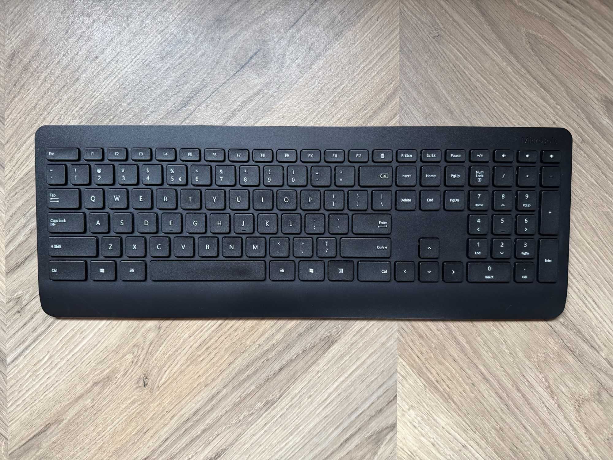 Microsoft Desktop 900 – bezprzewodowa klawiatura i mysz