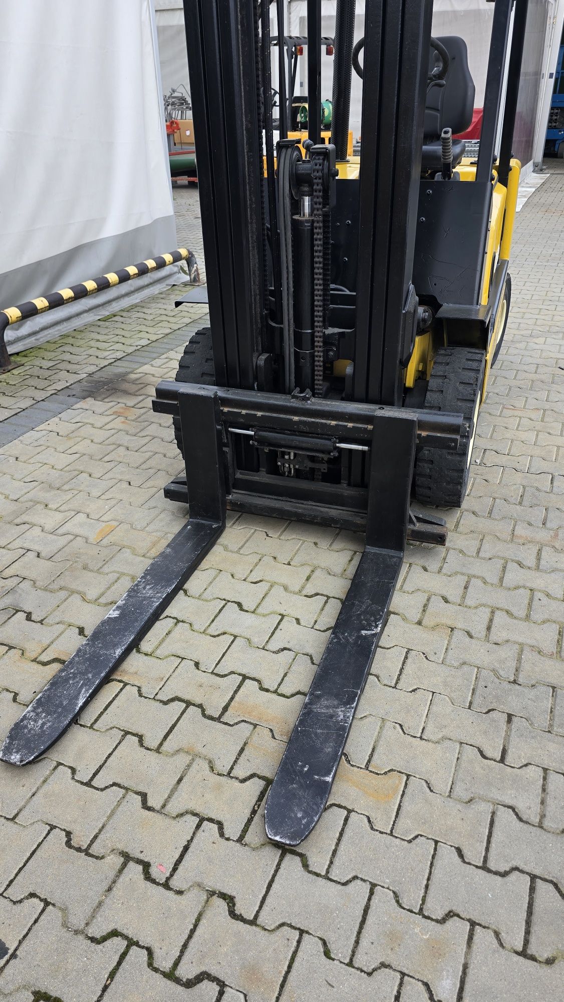 wózek widłowy DIESEL yale GDP25TFE2420 Sprowadzony triplex przesuw