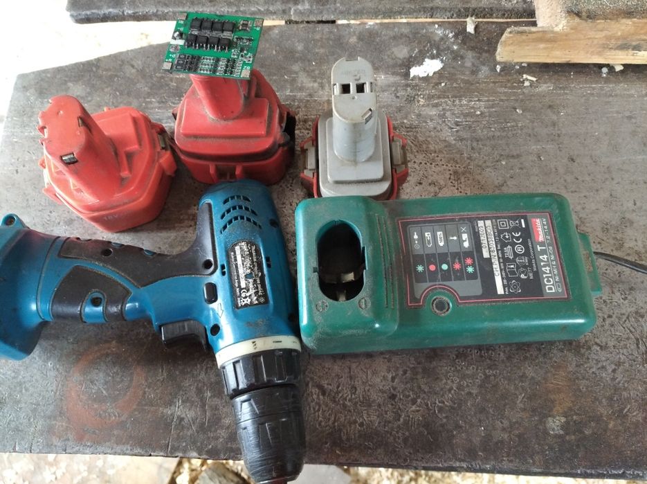 Шуруповерт макіта