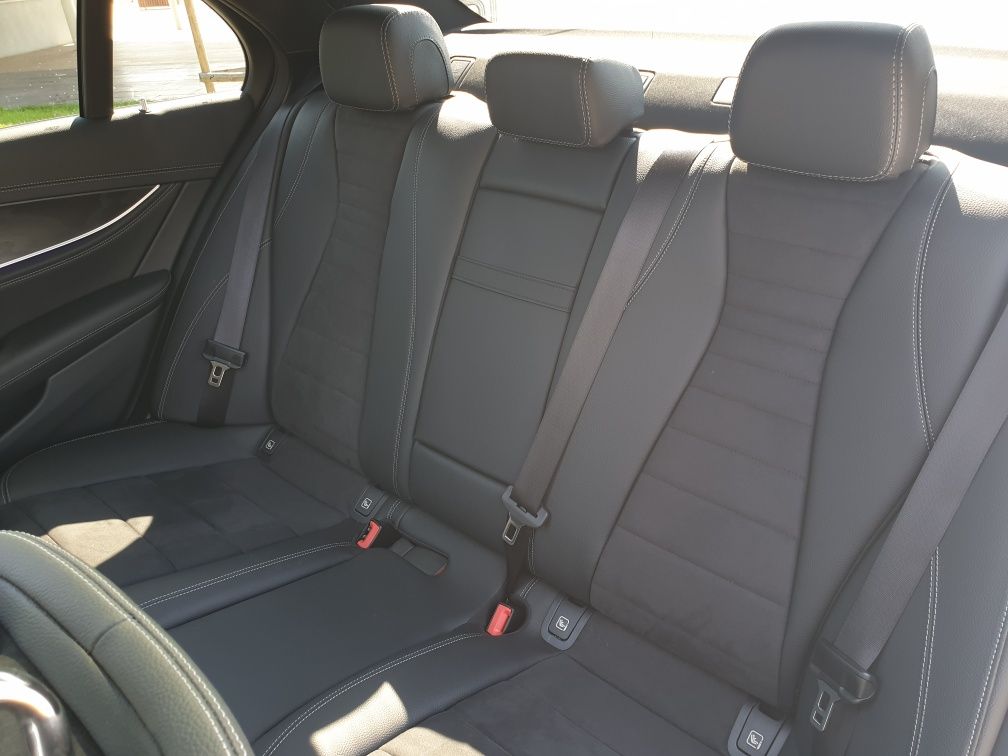 Wynajem Mercedes W213 E220D 4matic. Wypożyczalnia samochodów.