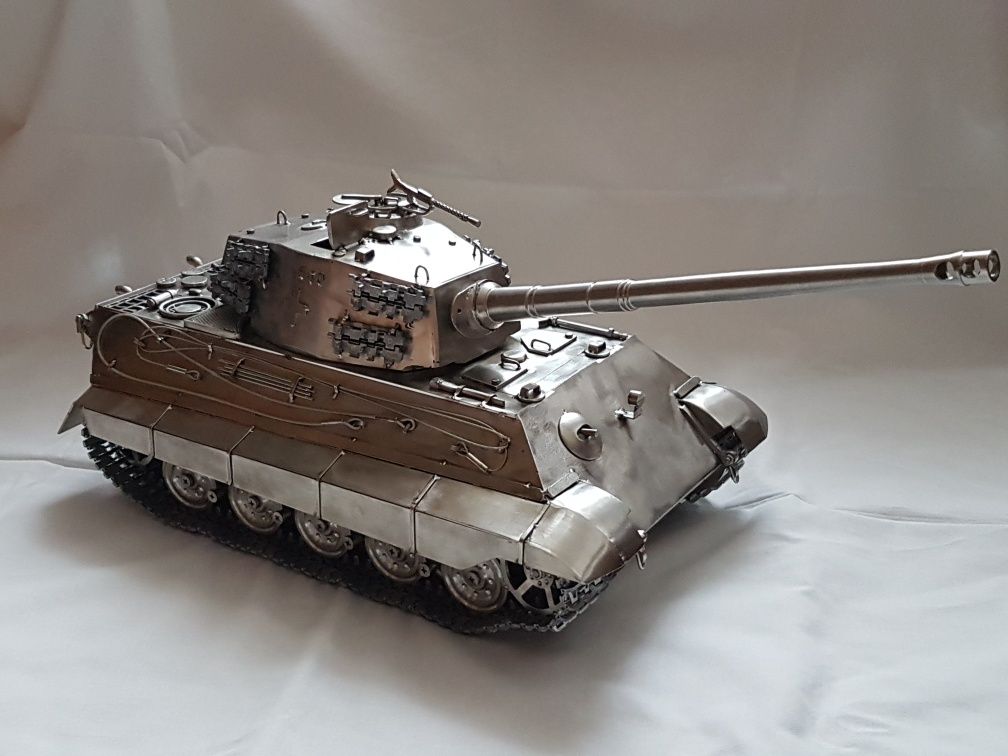 Prezent czołg Tygrys Królewski metaloplastyka