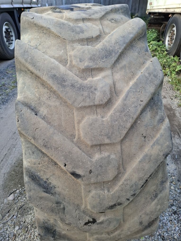 Opona 440/80-24. 16.9/80-24 Michelin