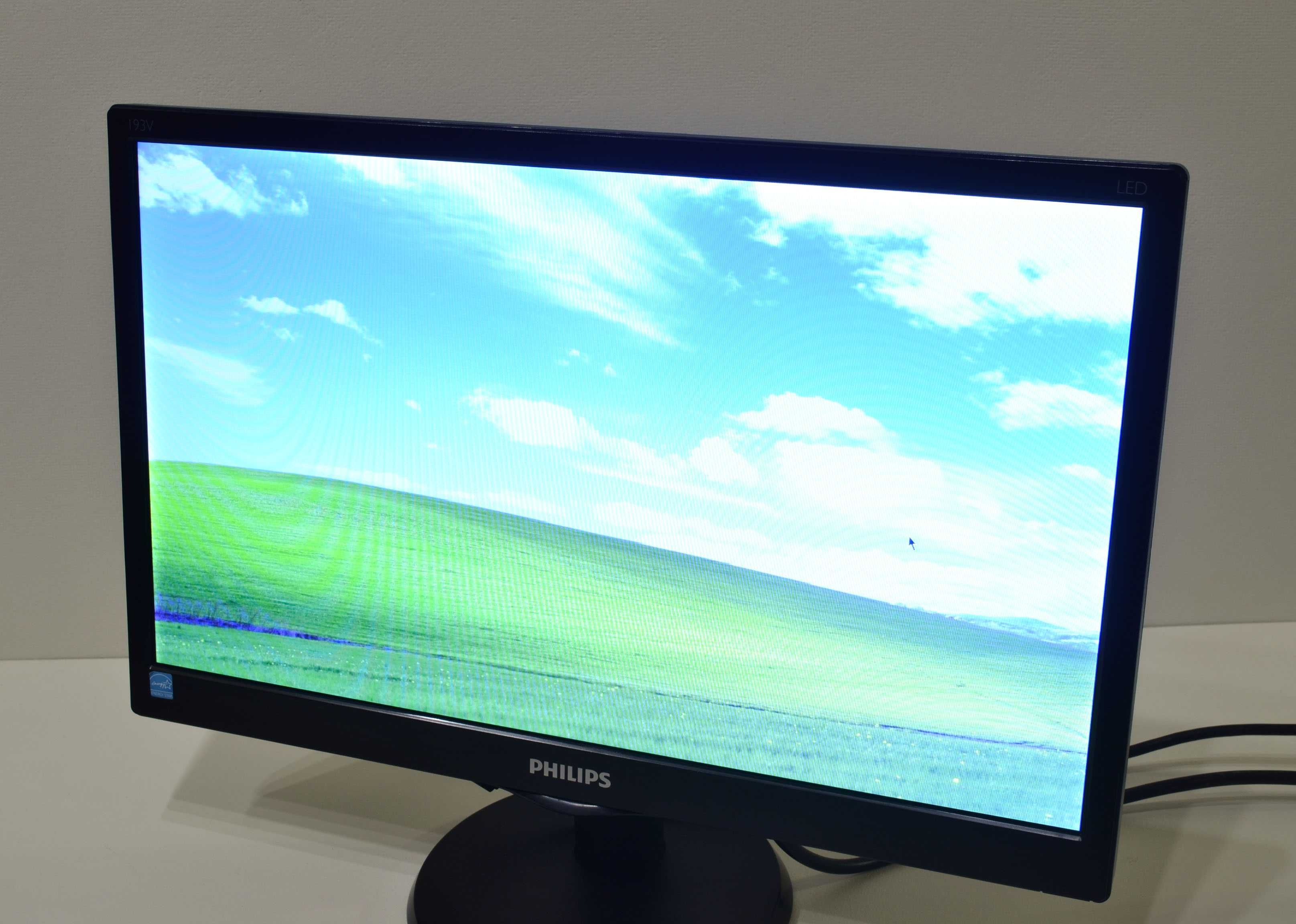 Monitor LED 19" Philips 193V5L, stan bardzo dobry