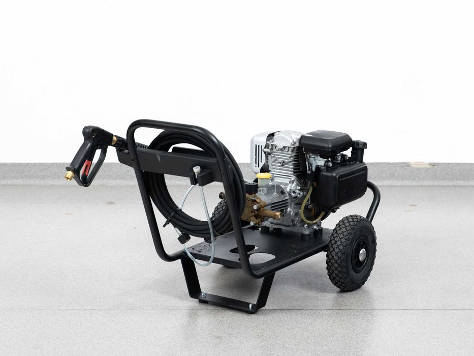 MYJKA CIŚNIENIOWA KARCHER HD 830 BS HONDA GC 160 150bar 600l/h 3500net