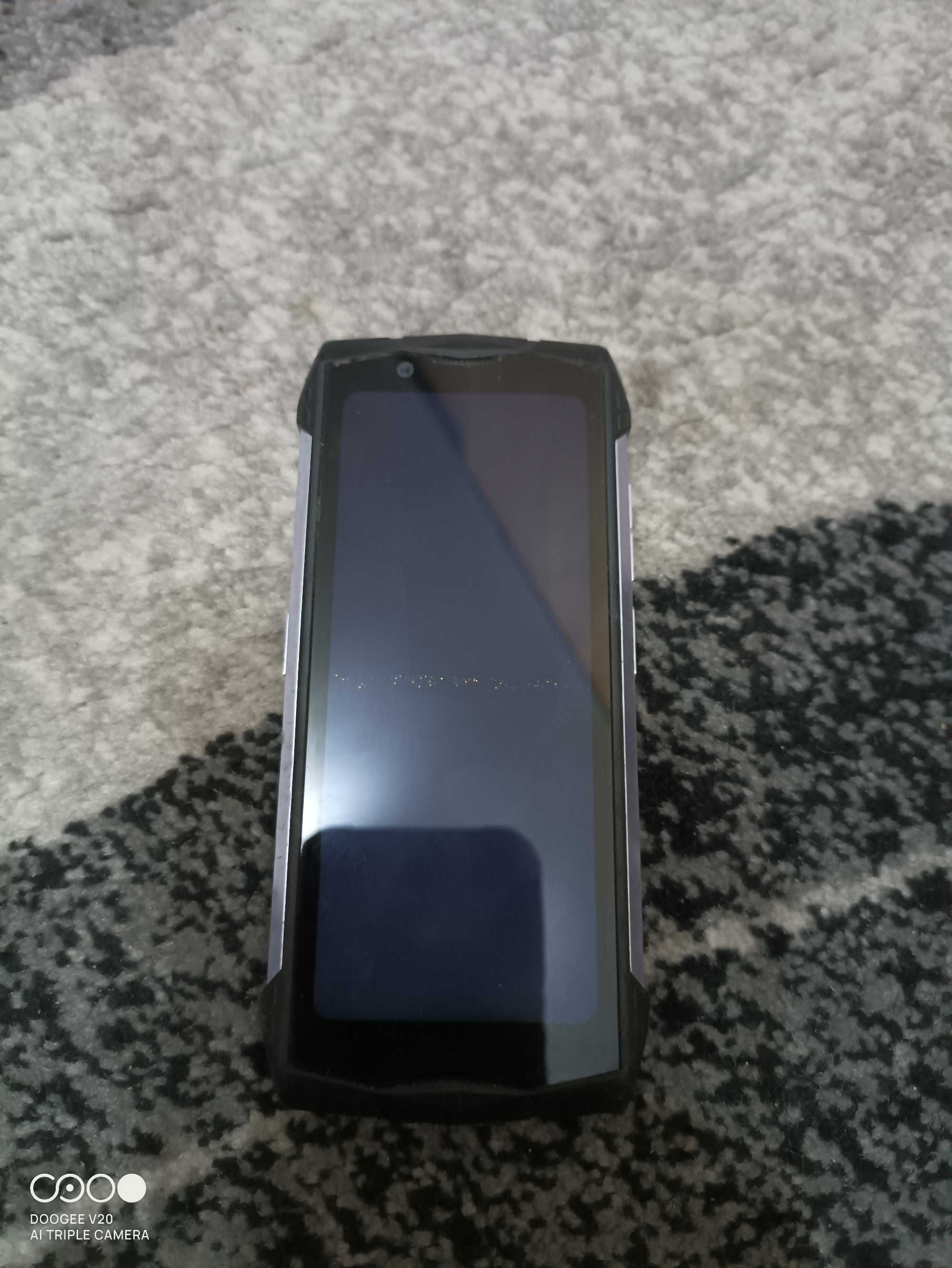 telefon w bardzo dobrym stanie doogee 100% sprawny 2 wyswietlacze