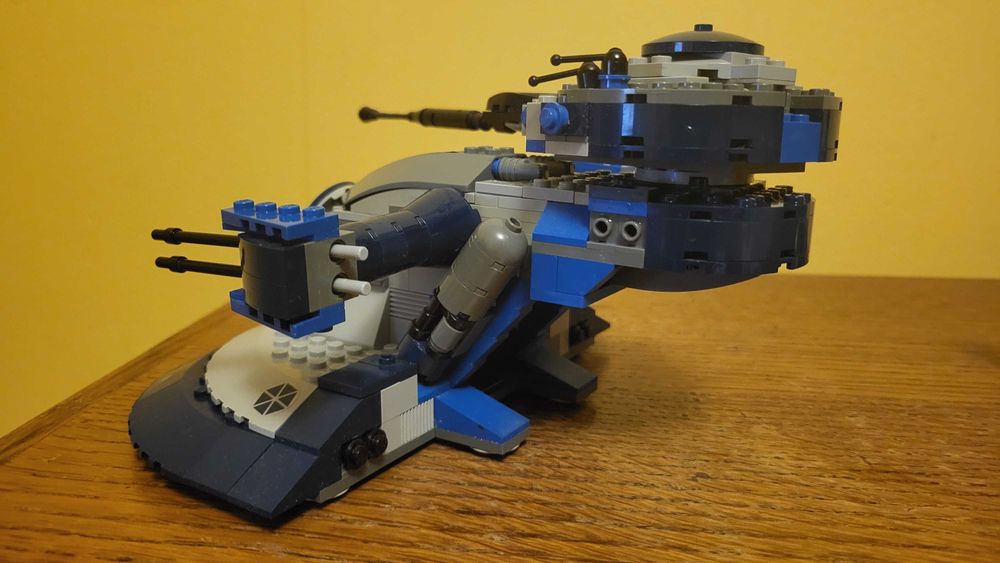 LEGO Star Wars ZESTAW 8018 Armored Assault Tank (AAT)
