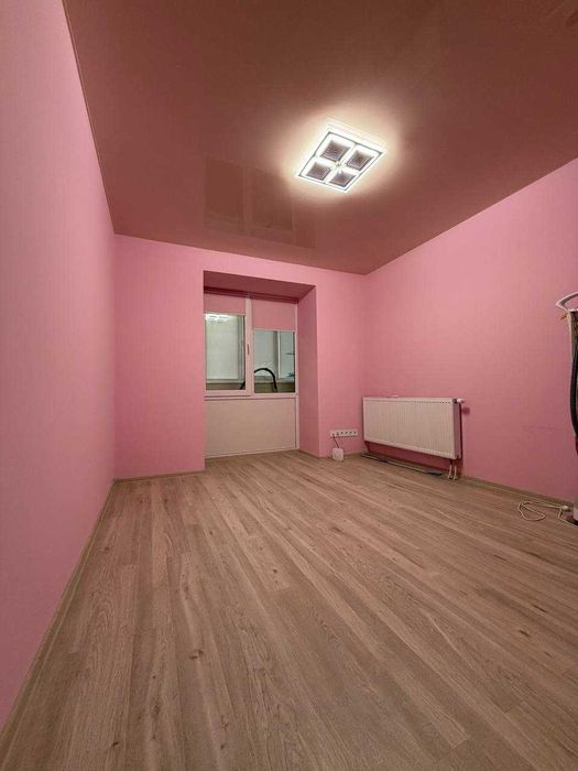 Продається простора 3-кімнатна квартира в обжитій новобудові