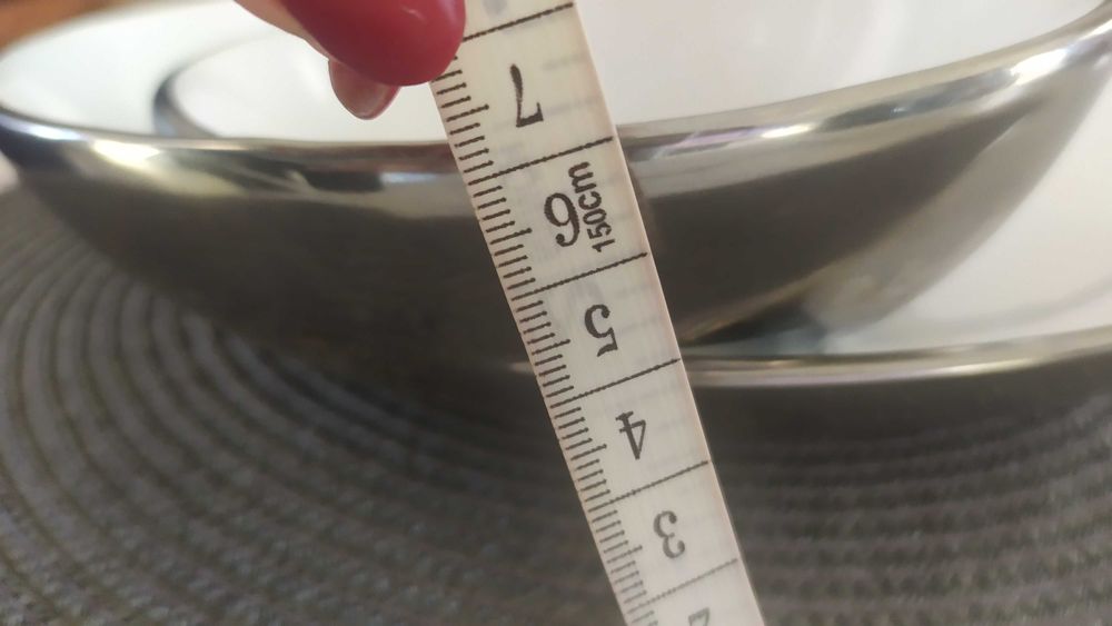 Patera porcelanowa biała ze srebrnymi zdobieniami śr. 29 cm