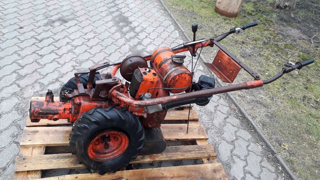 traktorek ogrodniczy MF-70 ciagniczek kosiarka gutbrod