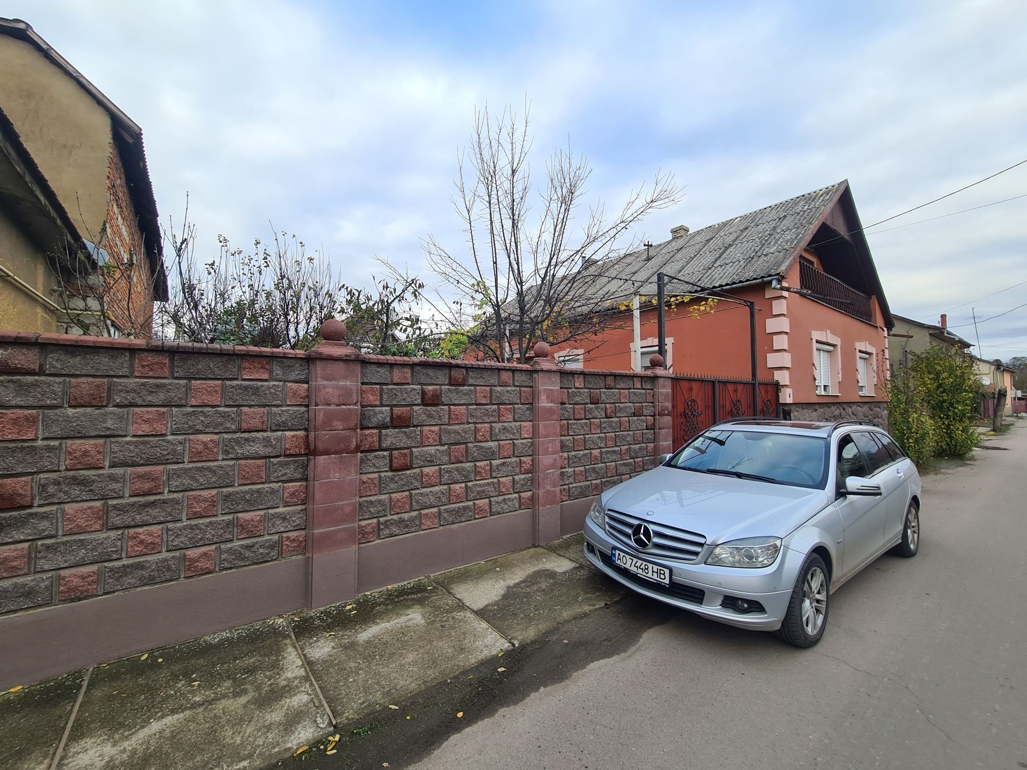 Продається чудовий будинок в центрі м.Берегове.