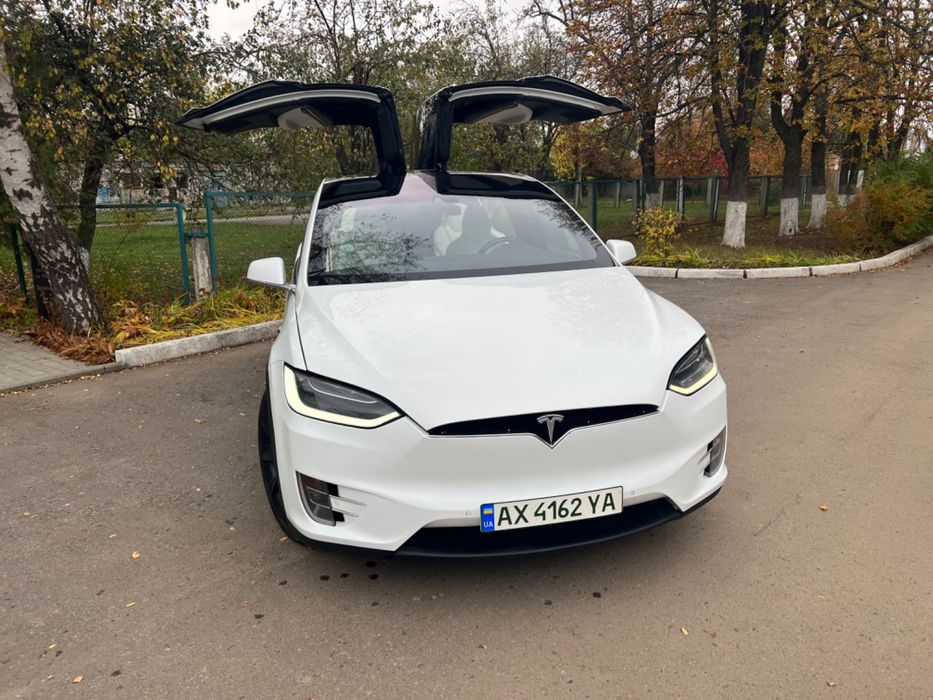 Tesla Model X P90D