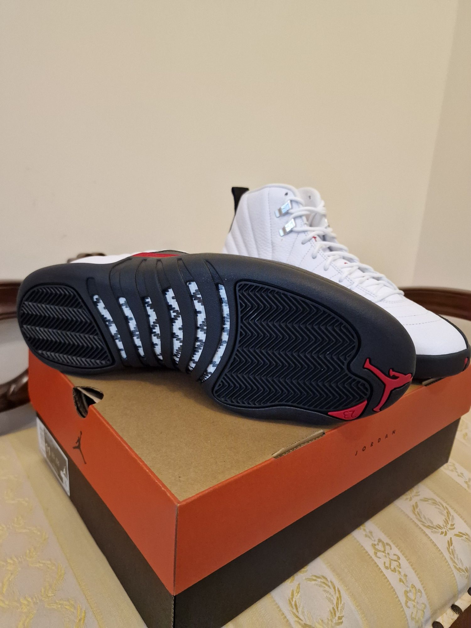 Nowe buty Nike Air Jordan 12 Retro 45