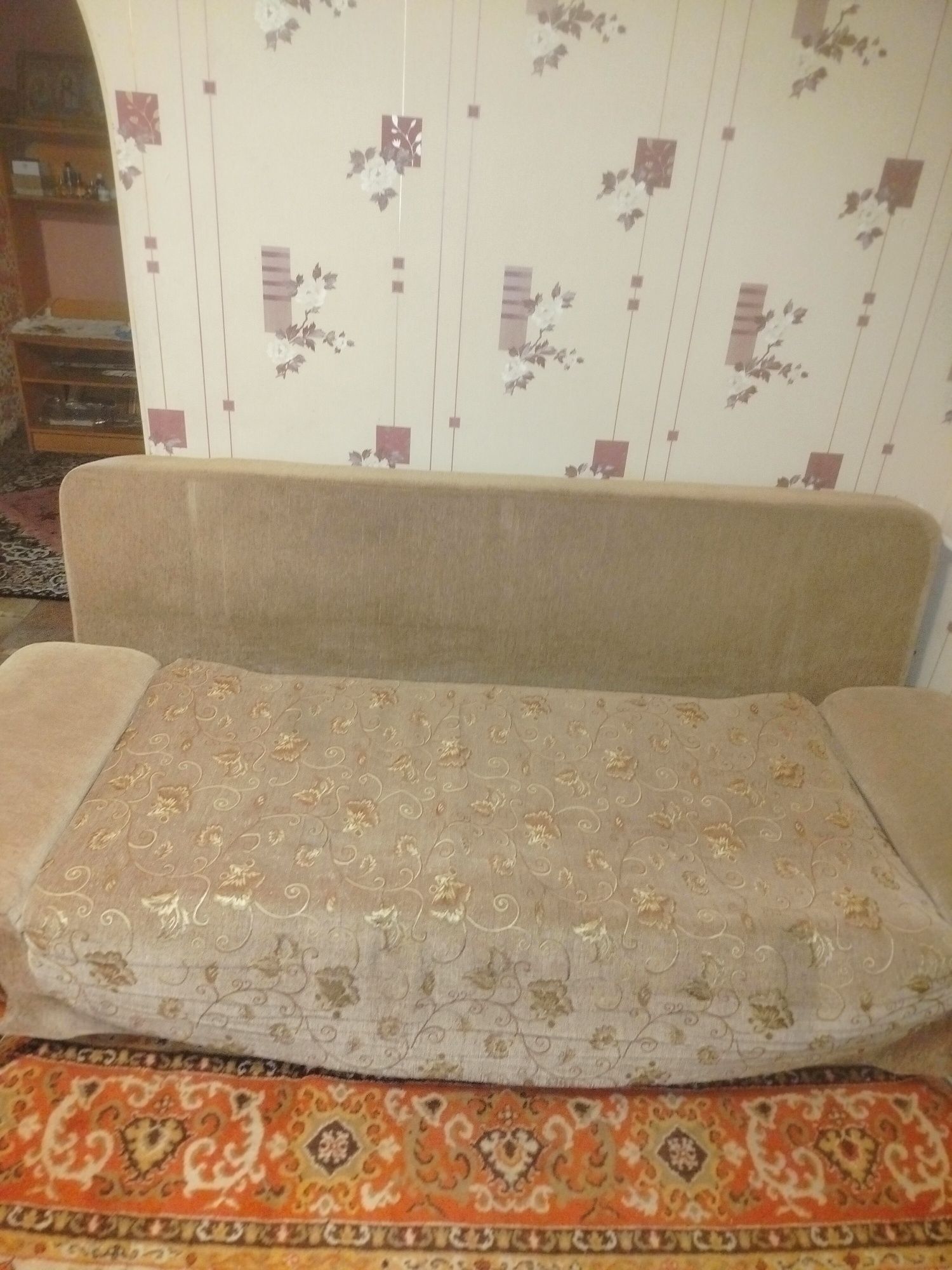 Продам діван в гарному стані