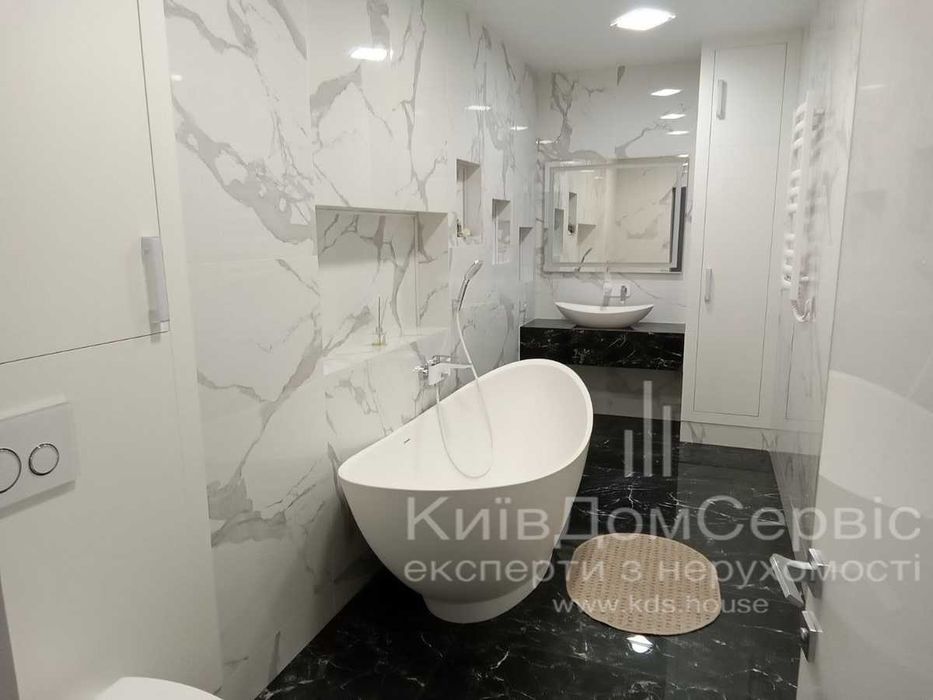 продам 3 кімн квартиру 107 м² з ремонтом ЖК Кампус Солом'янський