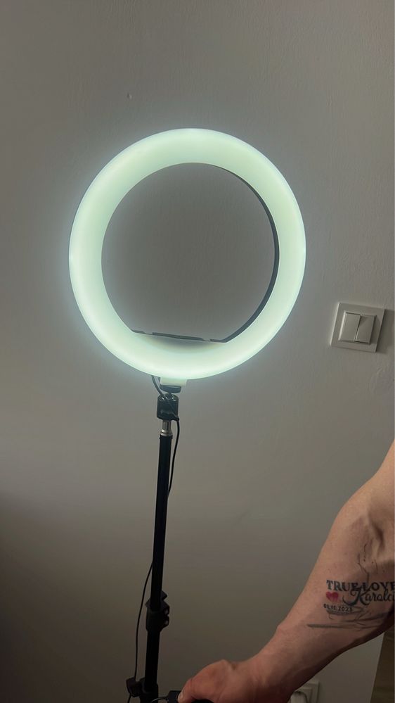 Lampa pierścieniowa