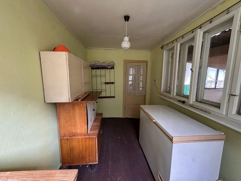 5-кімнатний будинок з площею 0,25 га с. Мочола 6 км від Берегова