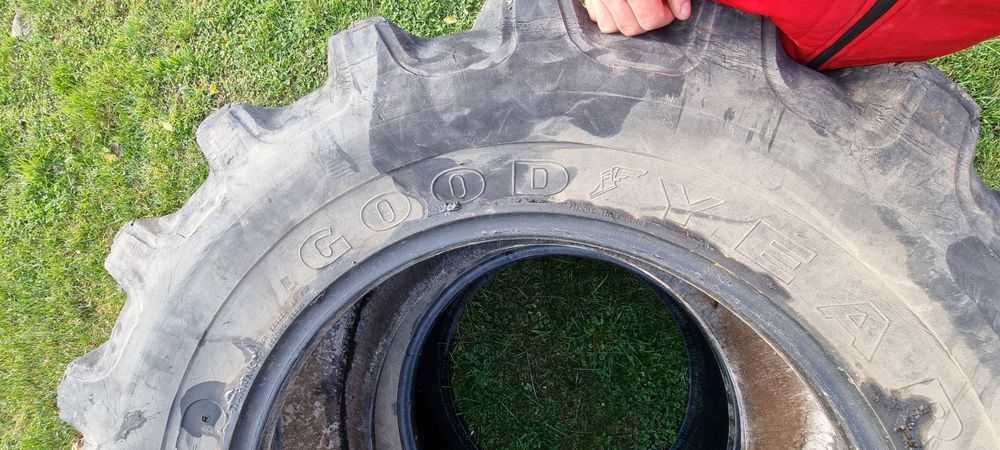 Opony przemysłowe koparko ładowarka case 2 szt  16.5/85-28