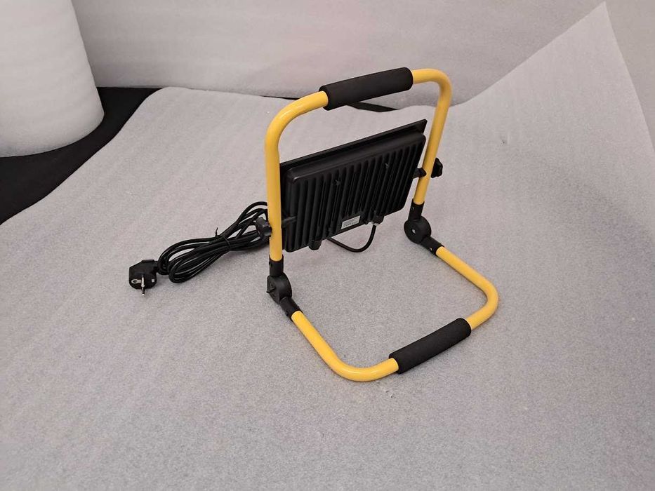 Reflektor budowlany LED 100 W zimny biły IP 66